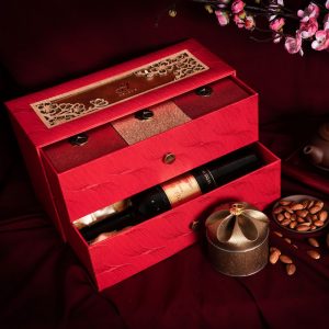 Vỏ hộp quà Tết 2 tầng sẽ là điểm nhấn mới lạ