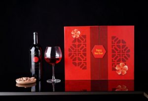 Giá trị của những chiếc vỏ hộp quà Tết xịn